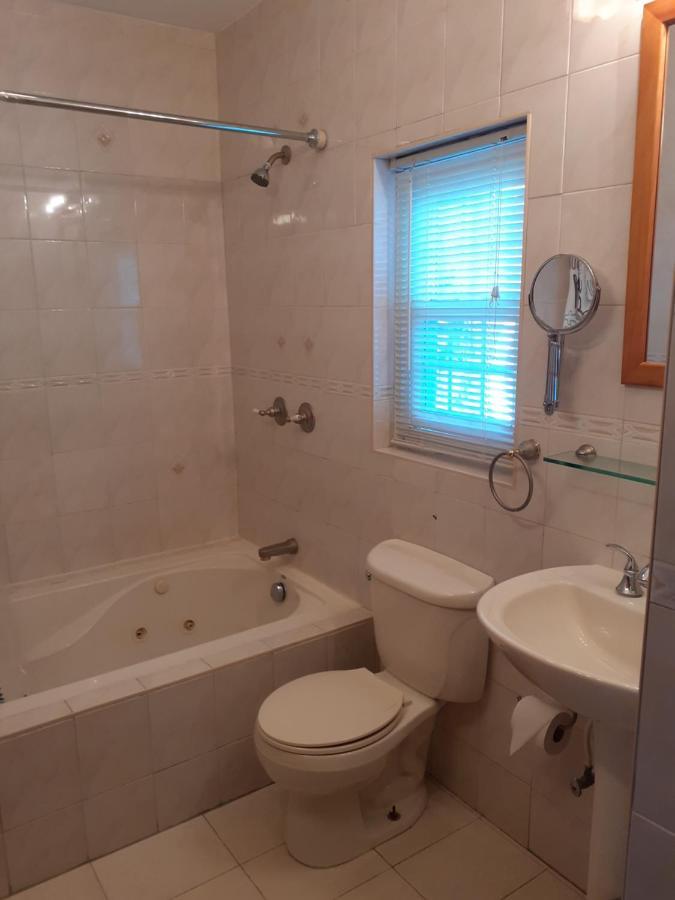 Airbab Moon Gate West Apartment Mount Pleasant Ngoại thất bức ảnh